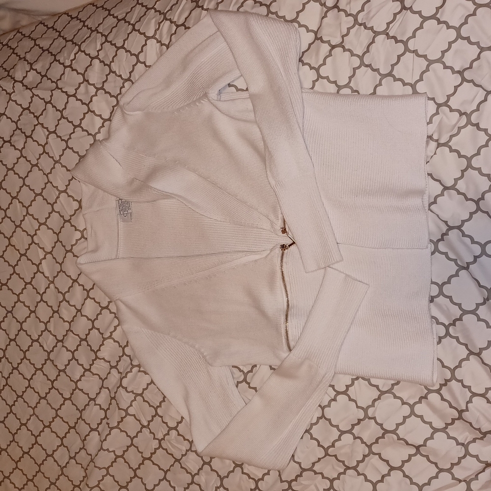 Carmen women's sweater white collar with zipper front for looks no pocket